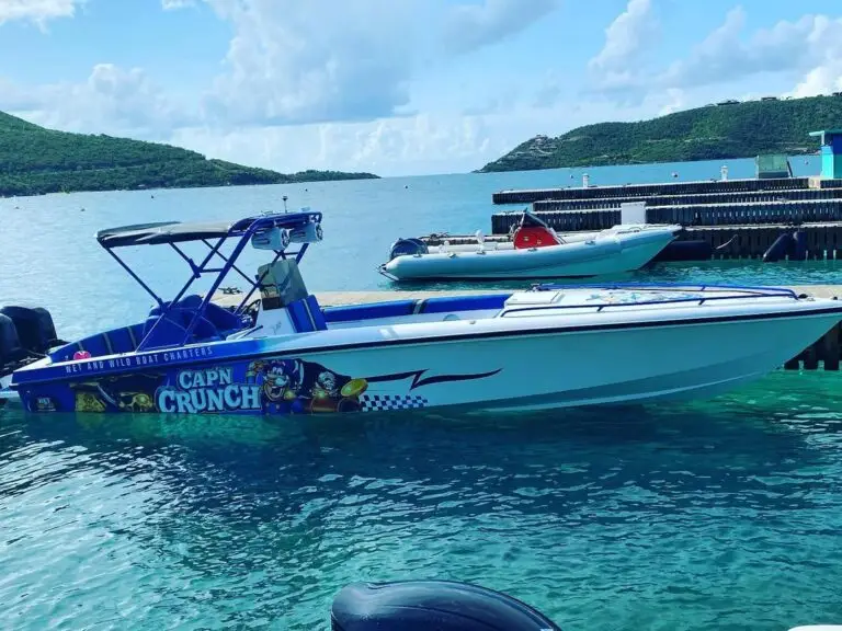 image of Cap'n Crunch Speed Boat Wet and Wild Boat Charters docked