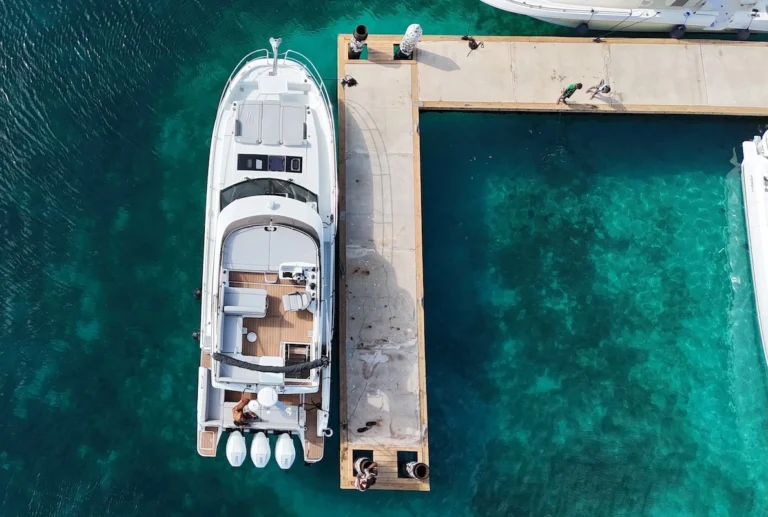 image of Le Belle Vie boat from Wet and Wild Boat Charters