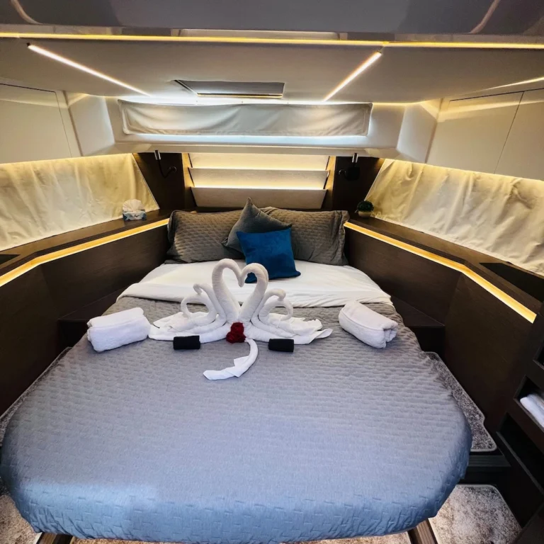image of bedroom onboard Le Belle Vie boat from Wet and Wild Boat Charters